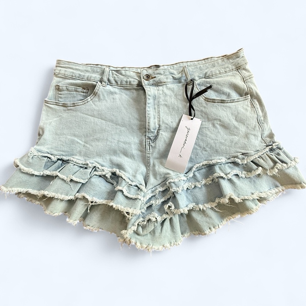 GENERATION K Ruffled Denim Shorts • Light Washed Denim • Size 22W • Women • NWT